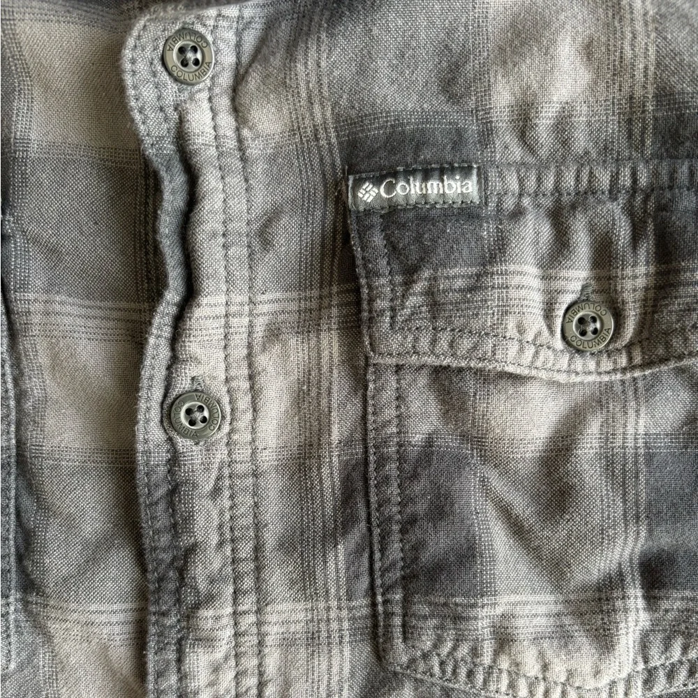 Gray Columbia Plaid L/S Button-Up Shirt Sz.M - Picture 3 of 5